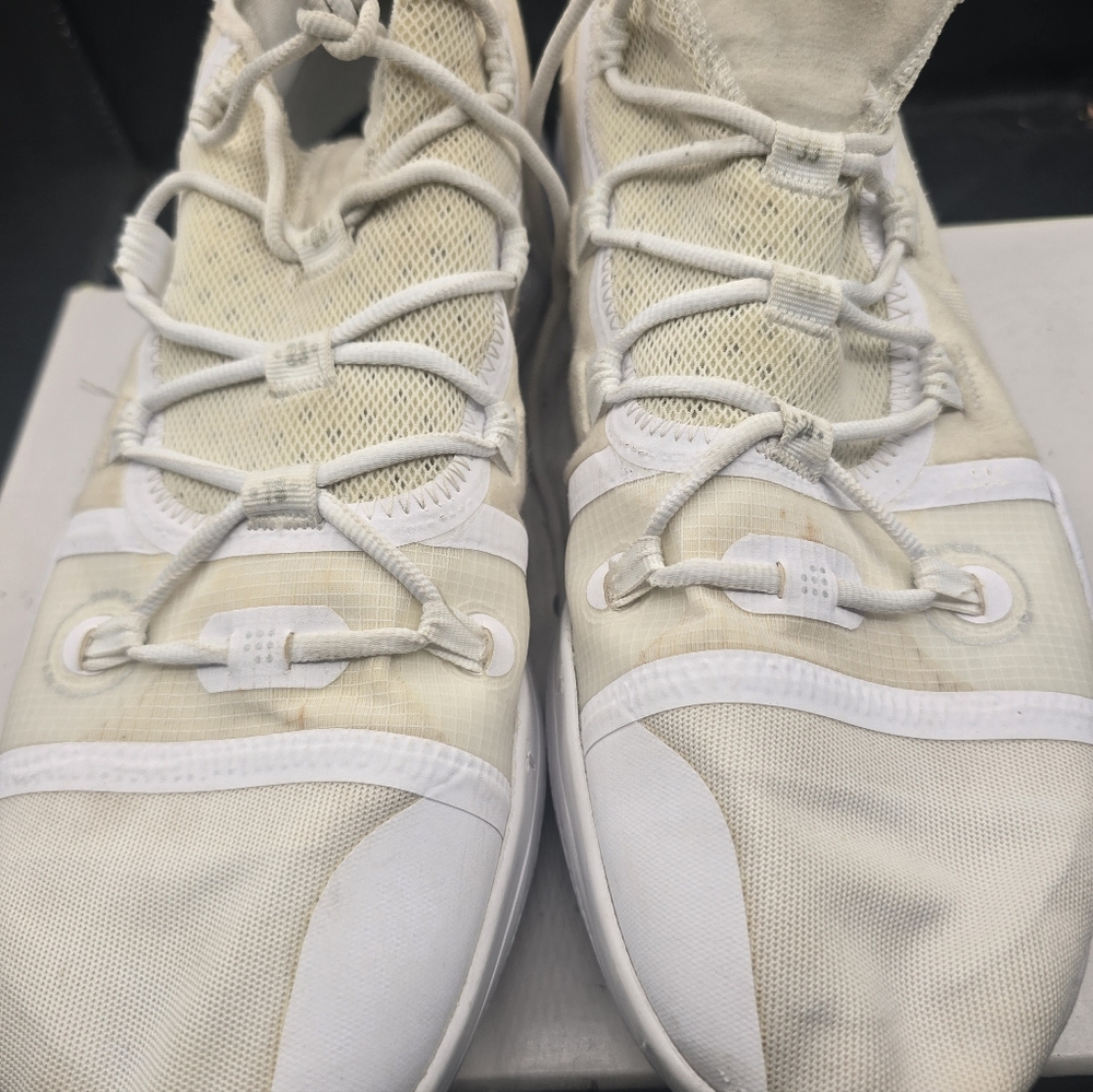 Nike KOBE White Mesh Athletic Shoes